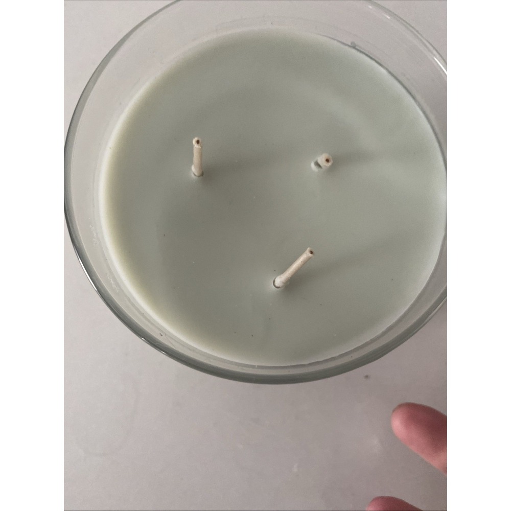 Bath & Body Works 3-Wick Scented Candle Vanilla Birch - Picture 5 of 6